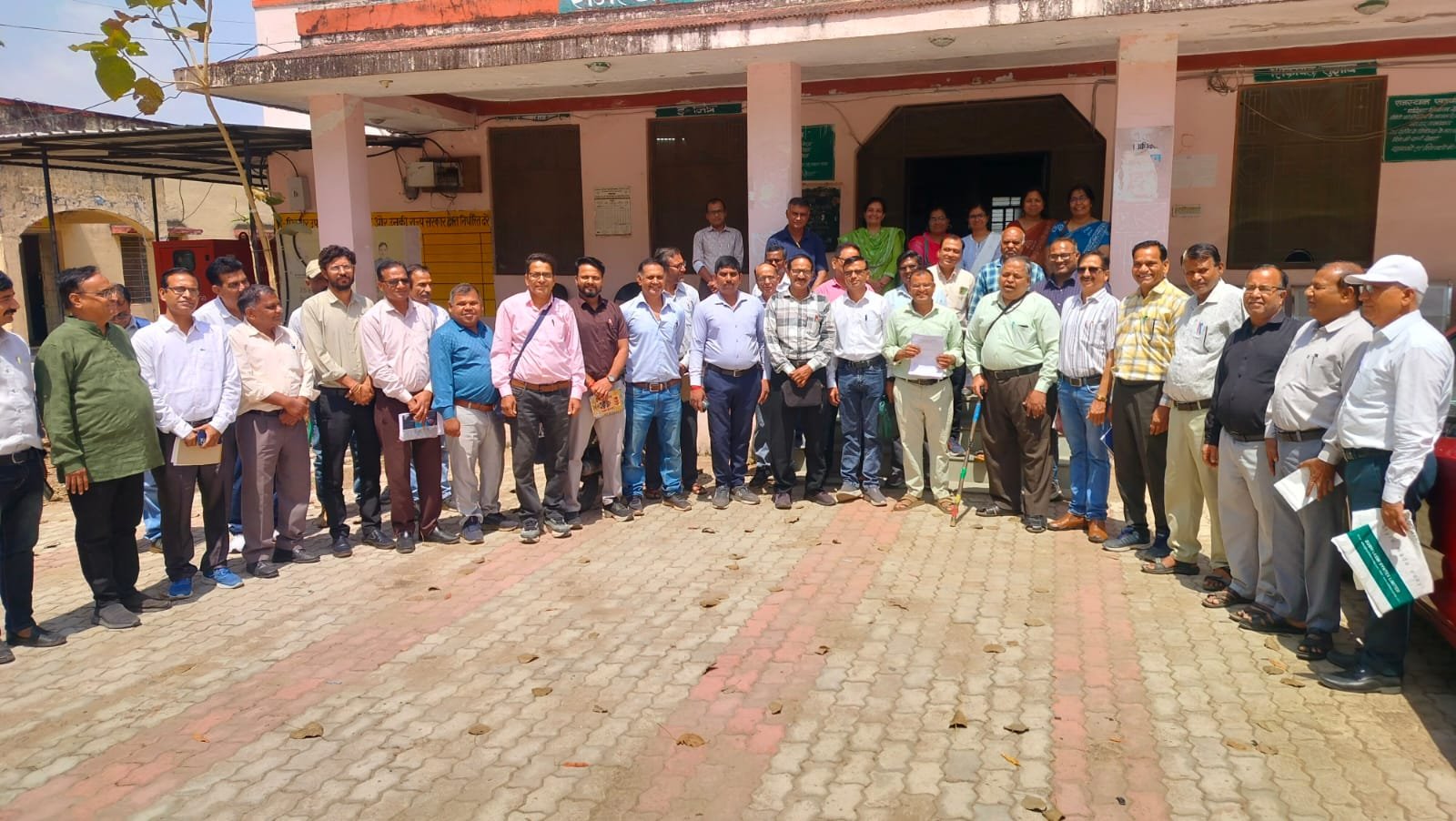 *अधिकांश सरकारी विद्यालय भवन असुरक्षित जर्जर -खंडहर -खस्ताहाल*