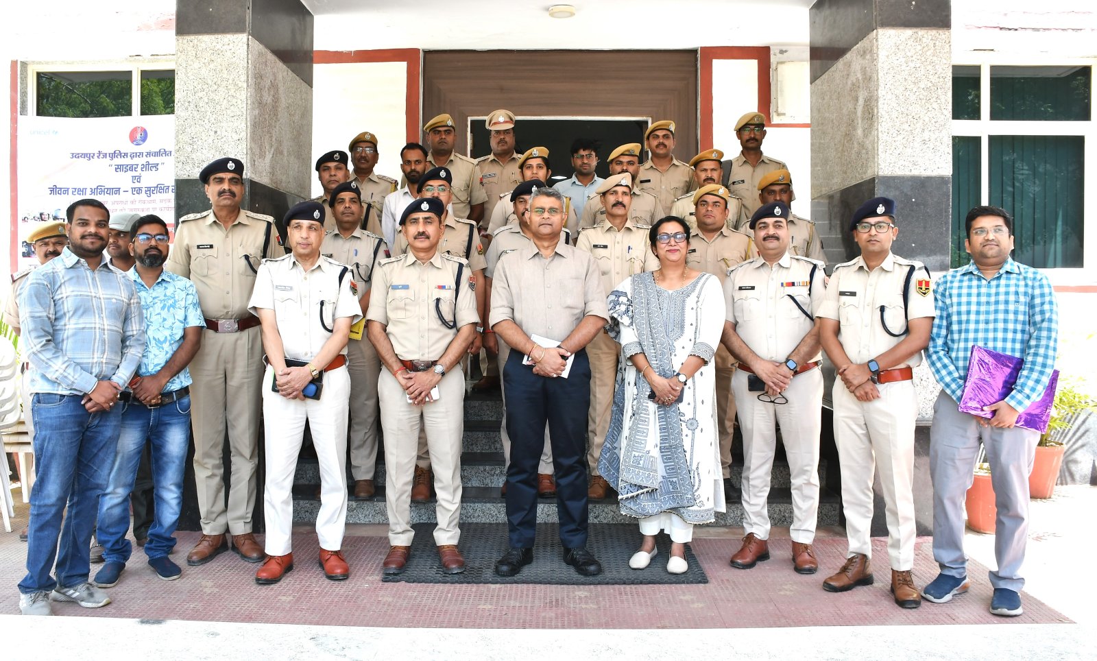 साइबर सुरक्षा व सड़क सुरक्षा के लिए उदयपुर रेंज पुलिस की अभिनव पहल