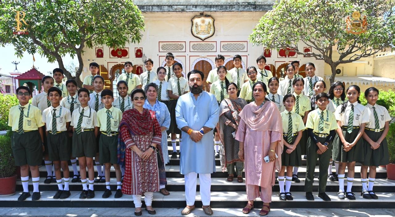 शैक्षिक भ्रमणः सनबीम स्कूल के विद्यार्थियों ने उदयपुर सिटी पैलेस का किया दौरा