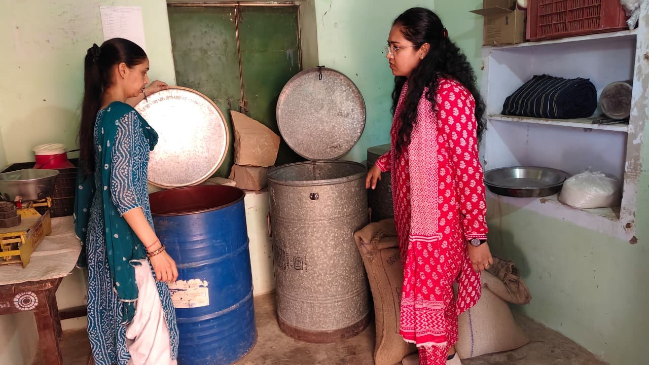 मुख्य कार्यकारी अधिकारी ने मिड-डे-मील का योजना का किया निरीक्षण, गुणवत्ता संतोषजनक पाई