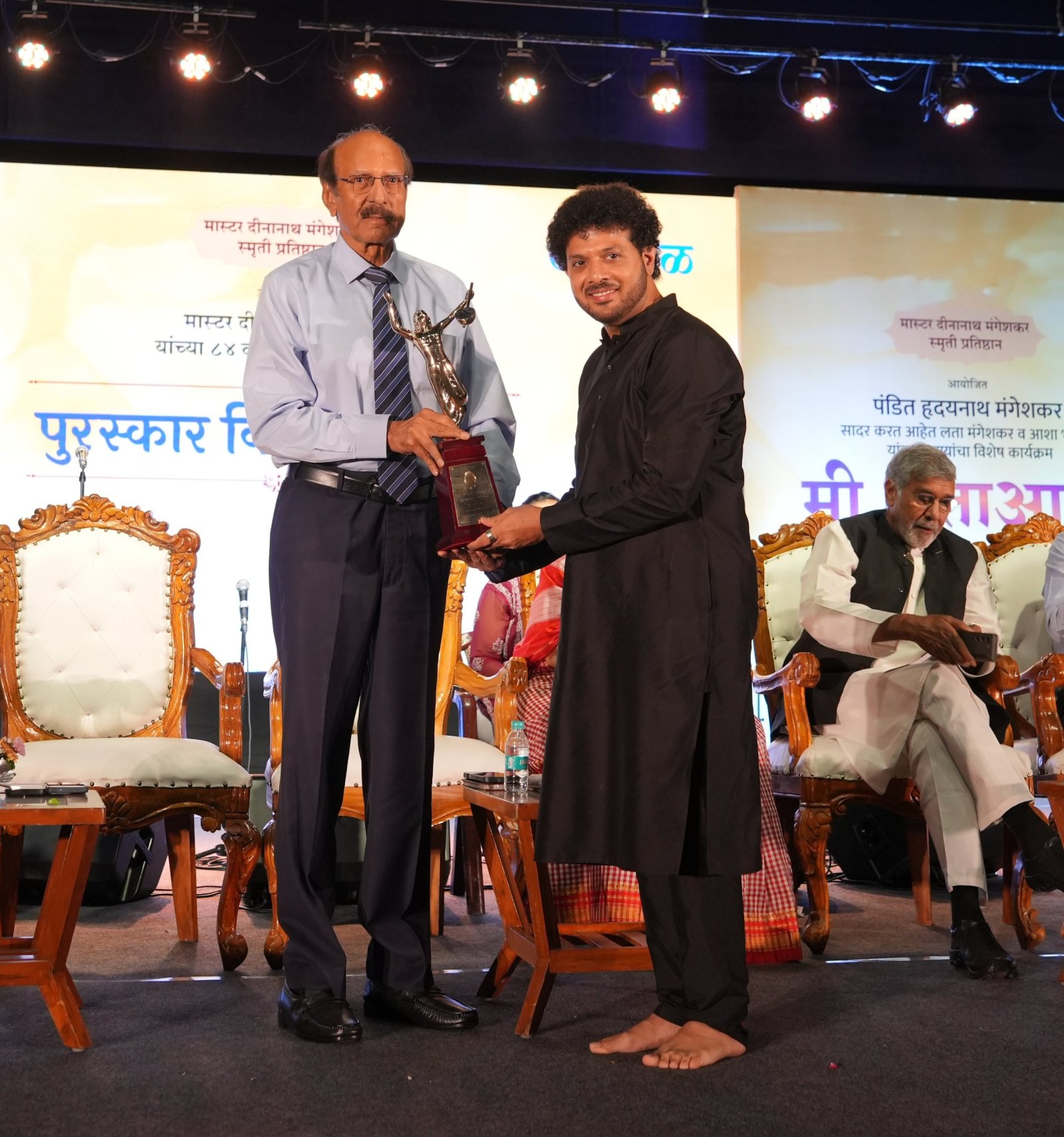 आज मुझे आशा आत्या और लता आत्या की बहुत याद आ रही है: महेश काले को ‘लता दीनानाथ मंगेशकर पुरस्कार 2026’ से संगीत सेवा के लिए सम्मानित किया गया
