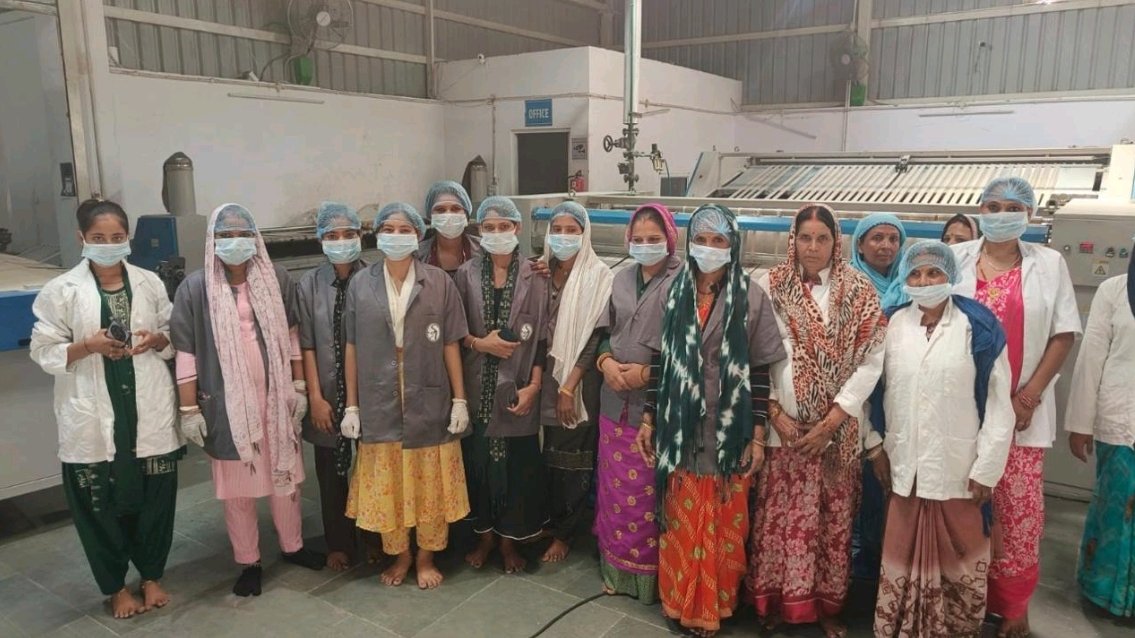यात्रियों के लिए स्वच्छ और स्वास्थ्यकर चादरें उपलब्ध कराने हेतु मशीनीकृत लॉन्ड्री