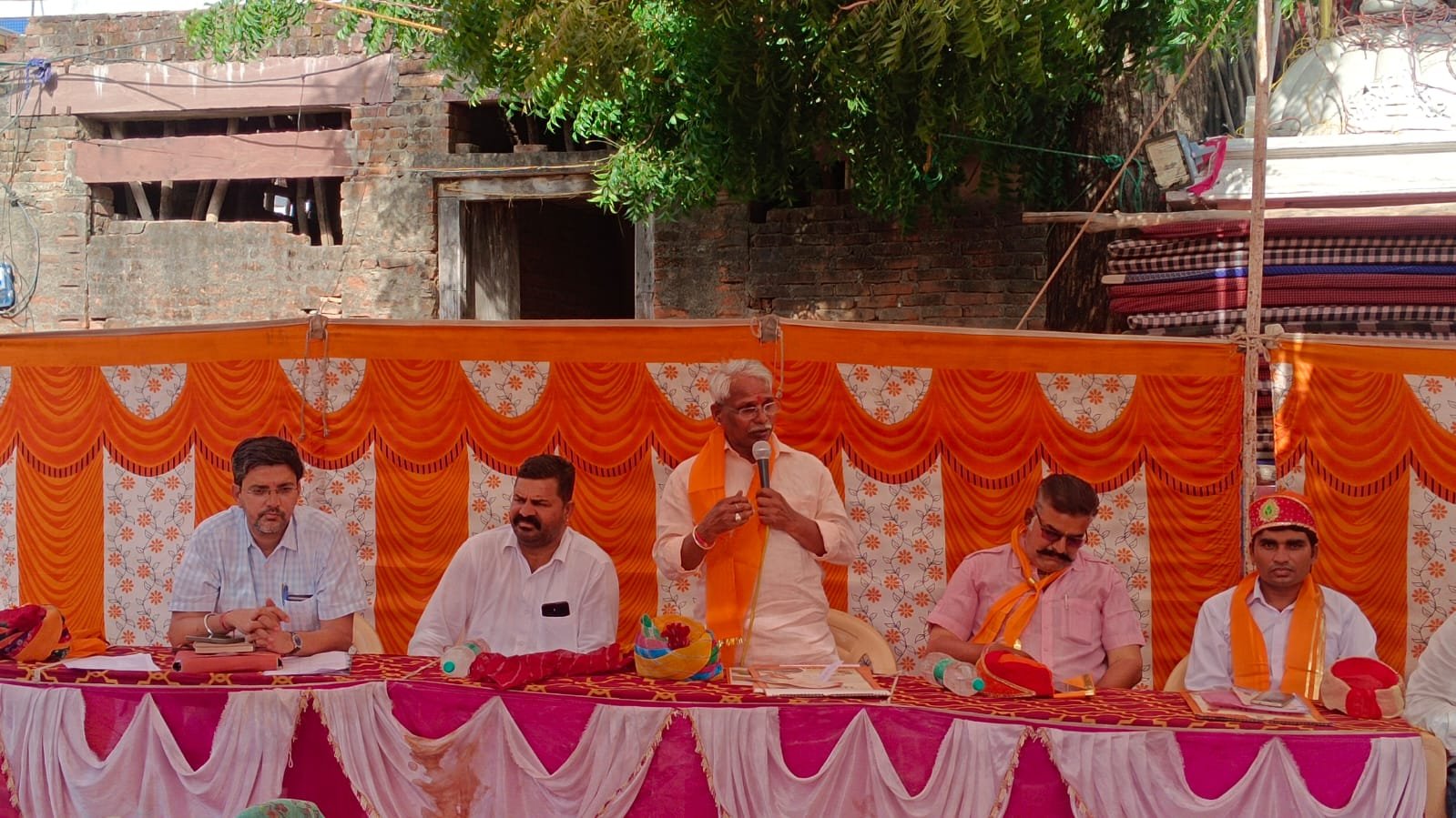 TAD Minister Babulal Kharadi Shares Information on Welfare Schemes, Honors Folk Artists