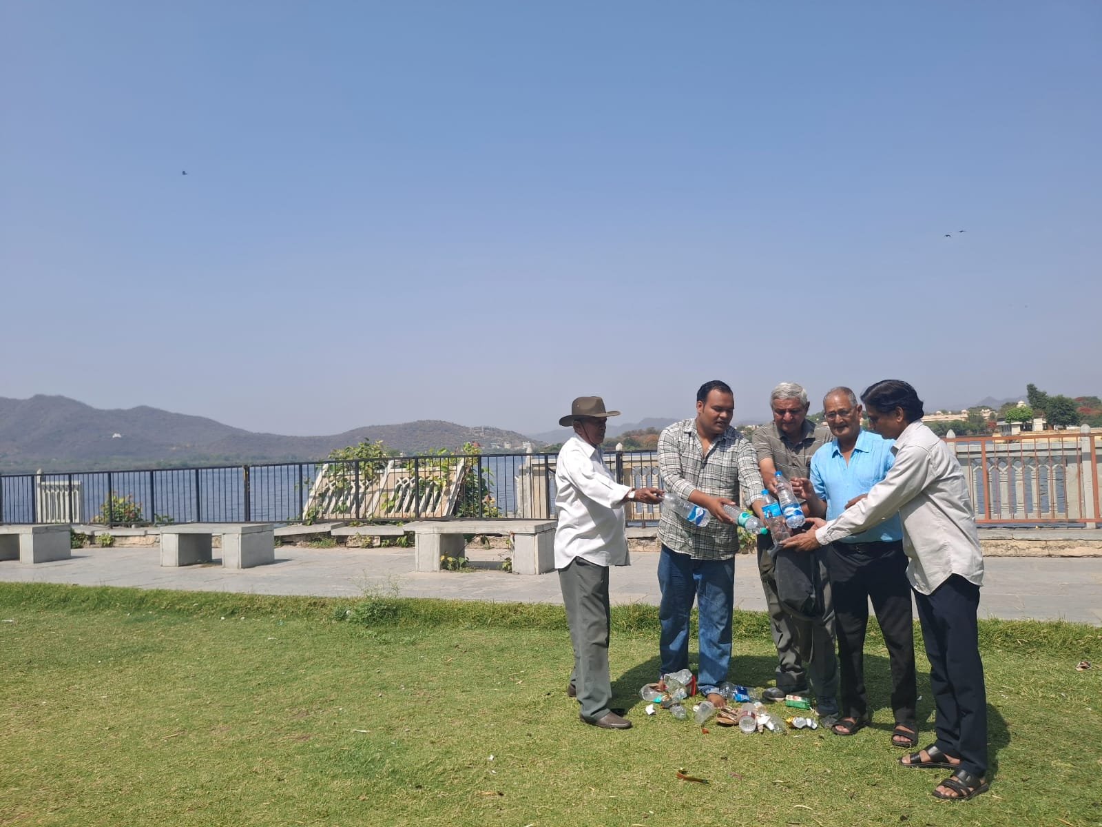 अनियंत्रित बोट गतिविधियां मानव सुरक्षा व पर्यावरण के लिए गंभीर खतरा