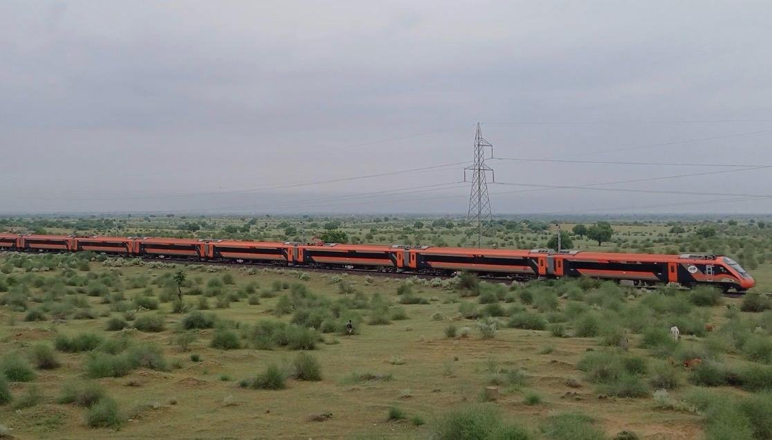 भारतीय रेल ने संरक्षा और यात्री सुविधाओं को किया और मजबूत