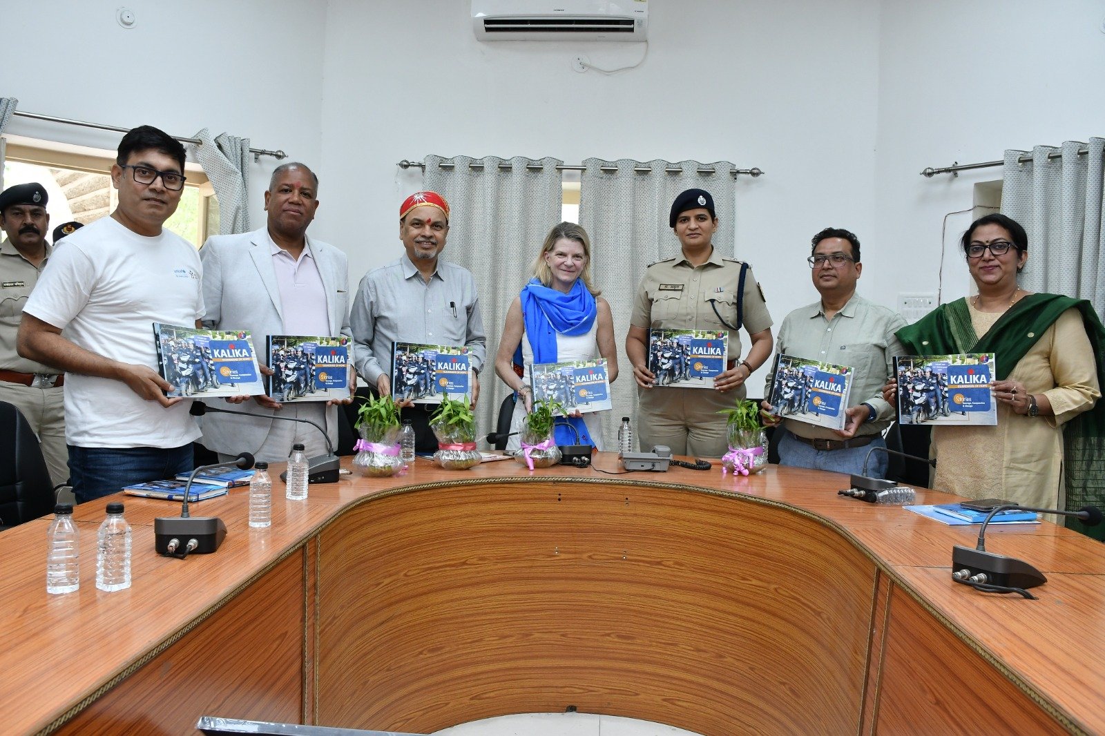UNICEF India Country Head Encourages Kalika Patrolling Team
