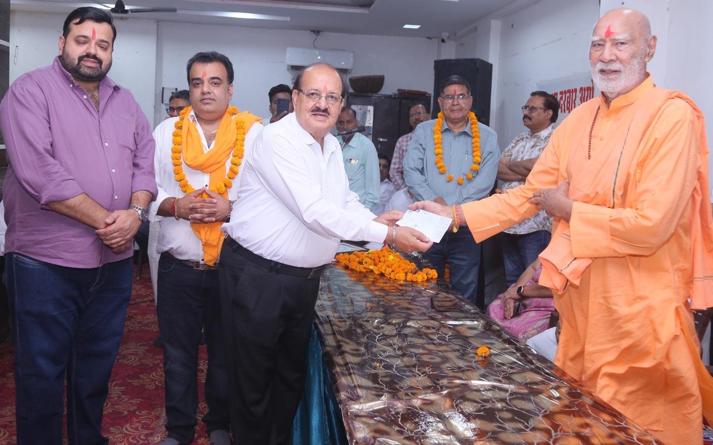 Watts Family Donates â‚¹1.11 Lakh to Durga Temple