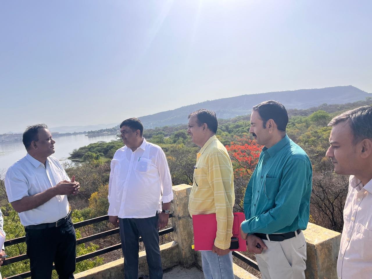 उदयपुर में 20 हेक्टेयर में विकसित होगा चन्दन वन, वन मंत्री ने किया निरीक्षण