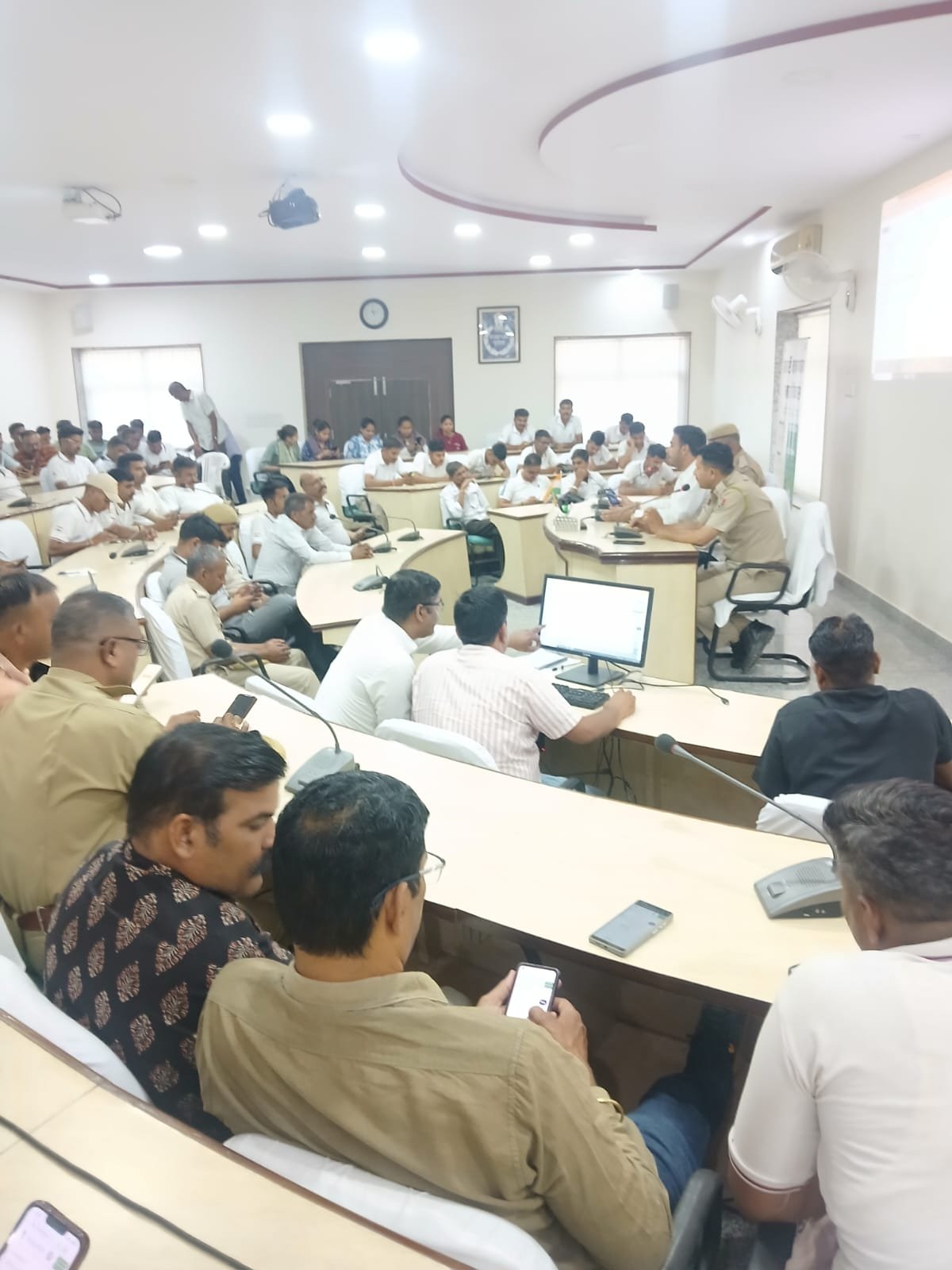 पुलिस रिजर्व लाइन में स्व-गणना प्रशिक्षण