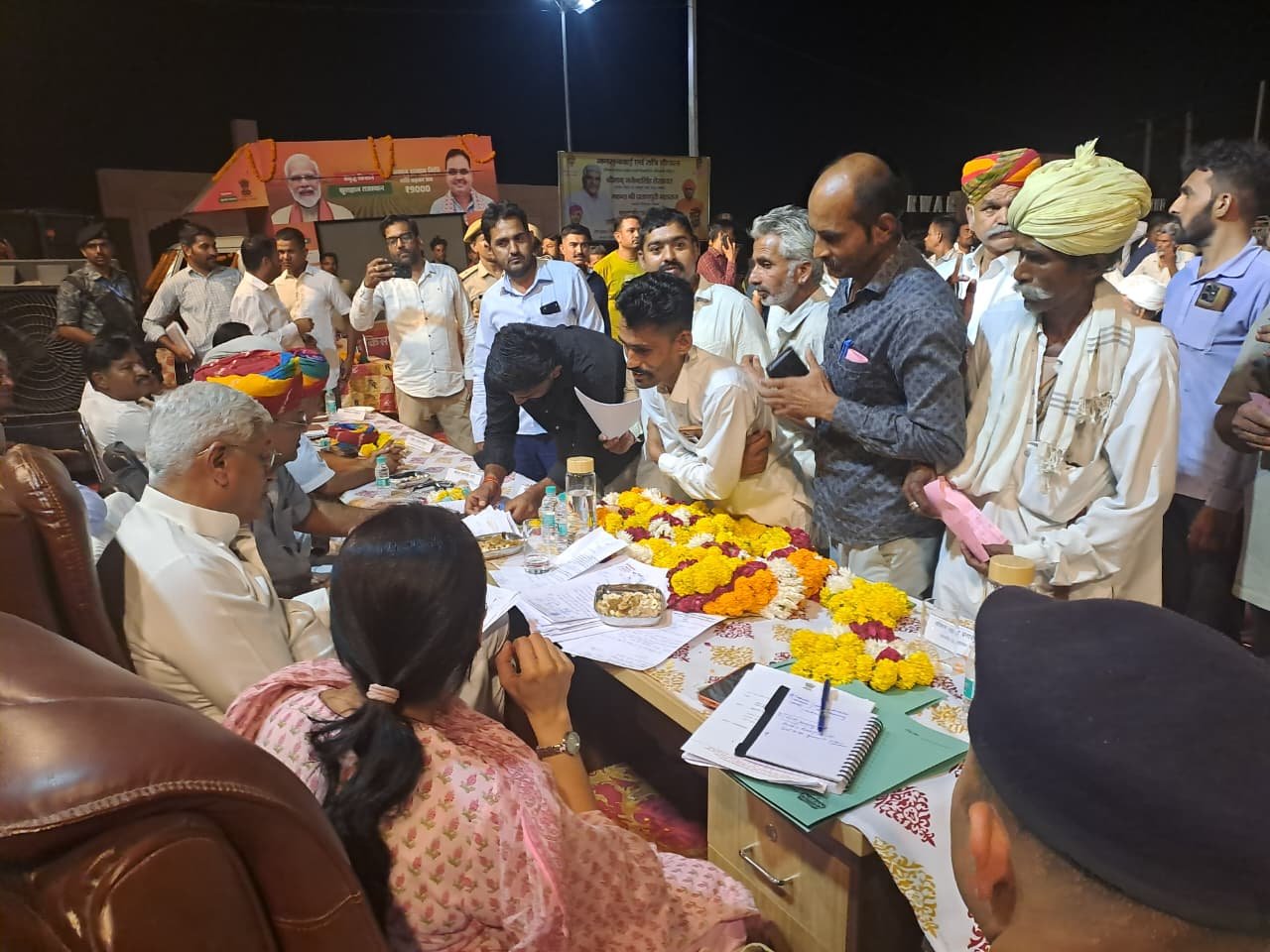 केंद्रीय मंत्री श्री गजेन्द्र सिंह शेखावत ने फलसूण्ड में की जनसुनवाई एवं रात्रि चौपाल