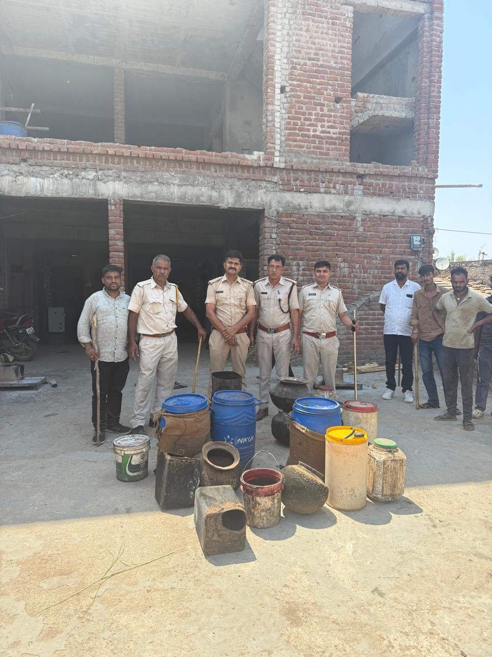अवैध मदिरा पर प्रभावी कार्रवाई