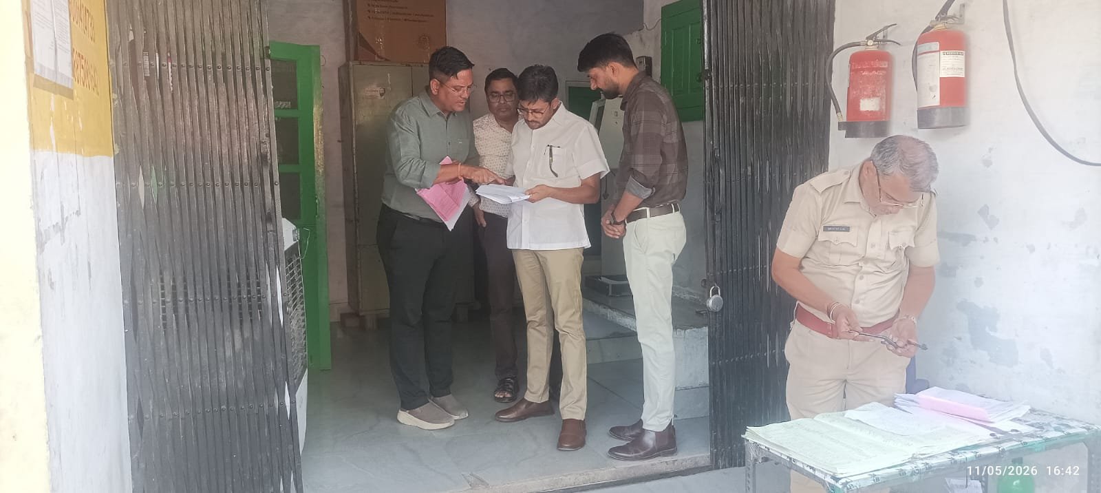 आबकारी आयुक्त ने मदिरा उत्पादन इकाईयों एवं वितरण व्यवस्था का किया निरीक्षण