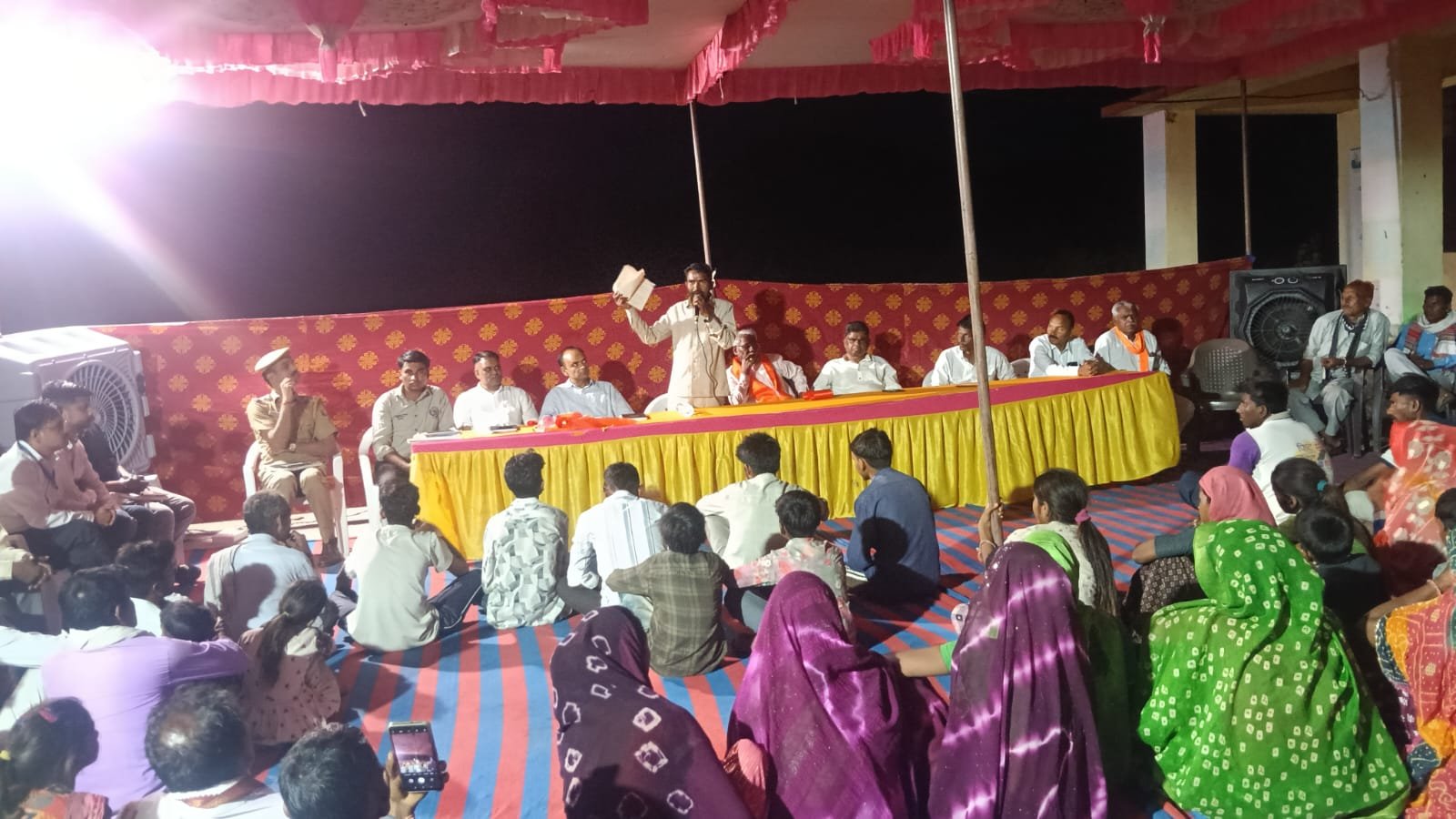 ग्राम रथ अभियान के तहत जनसुनवाई, योजनाओं की दी जानकारी