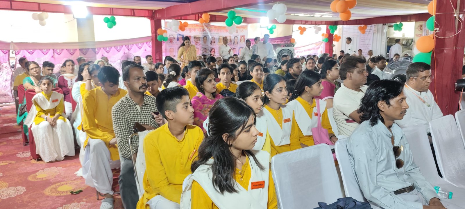 निशुल्क भोजन वितरण सेवा संस्थान का आठवां स्थापना दिवस सेवा, सम्मान और सामाजिक सरोकारों के साथ सम्पन्न
