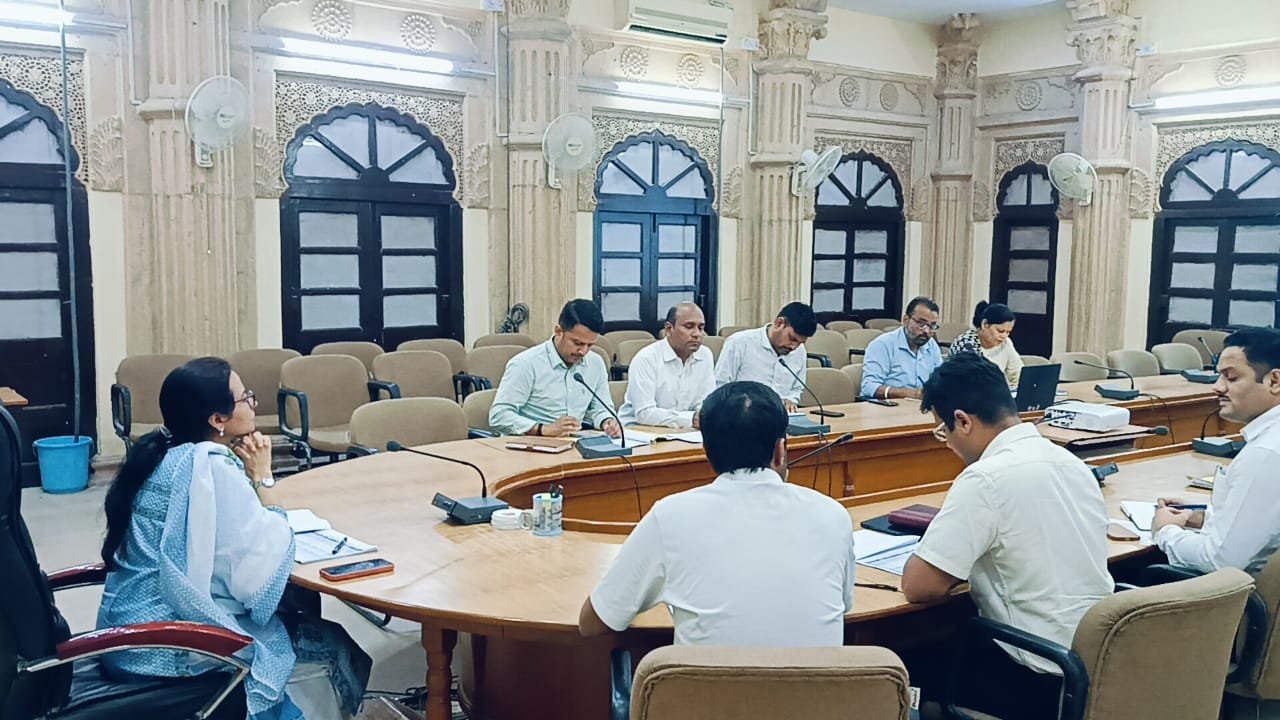 पंच गौरव योजना की प्रगति की समीक्षा बैठक आयोजित