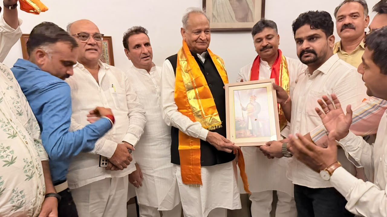 EWS Intellectuals Express Gratitude to Ashok Gehlot, Felicitate Him for Simplifying EWS Reservation in Rajasthan