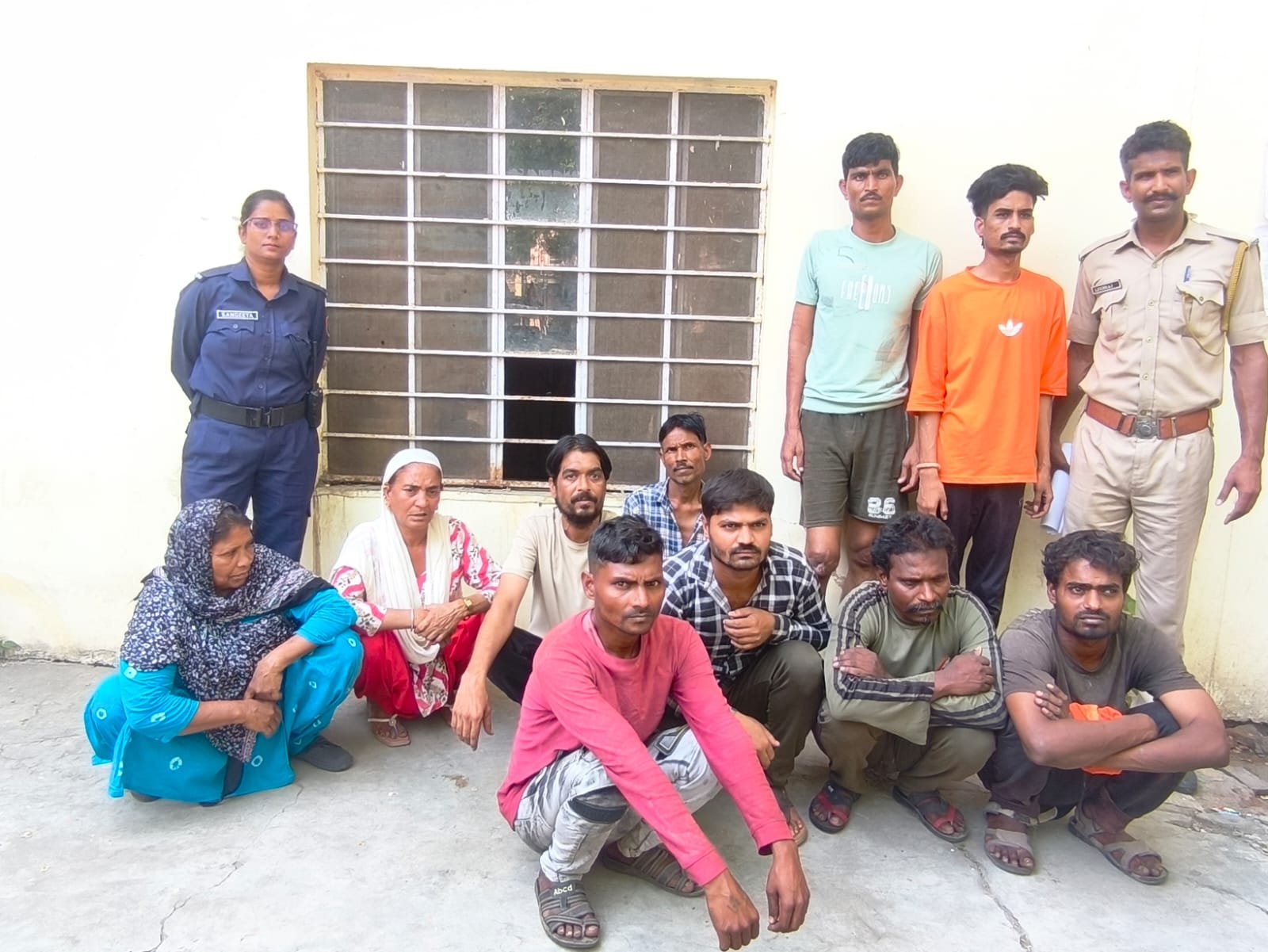 सीआई रामकिशन गोदारा की बड़ी कार्रवाई, अवैध हथियार सहित 10 असामाजिक तत्व गिरफ्तार