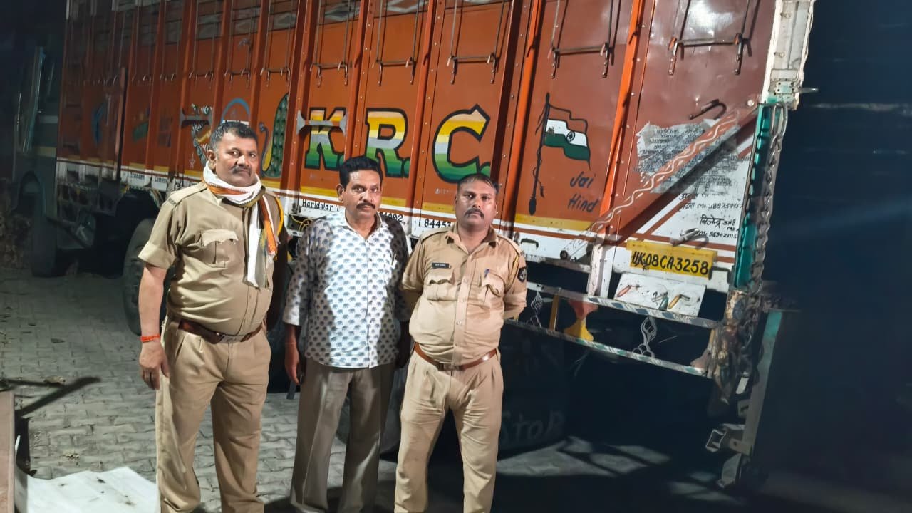 आबकारी आयुक्त के निर्देशन में कार्रवाई