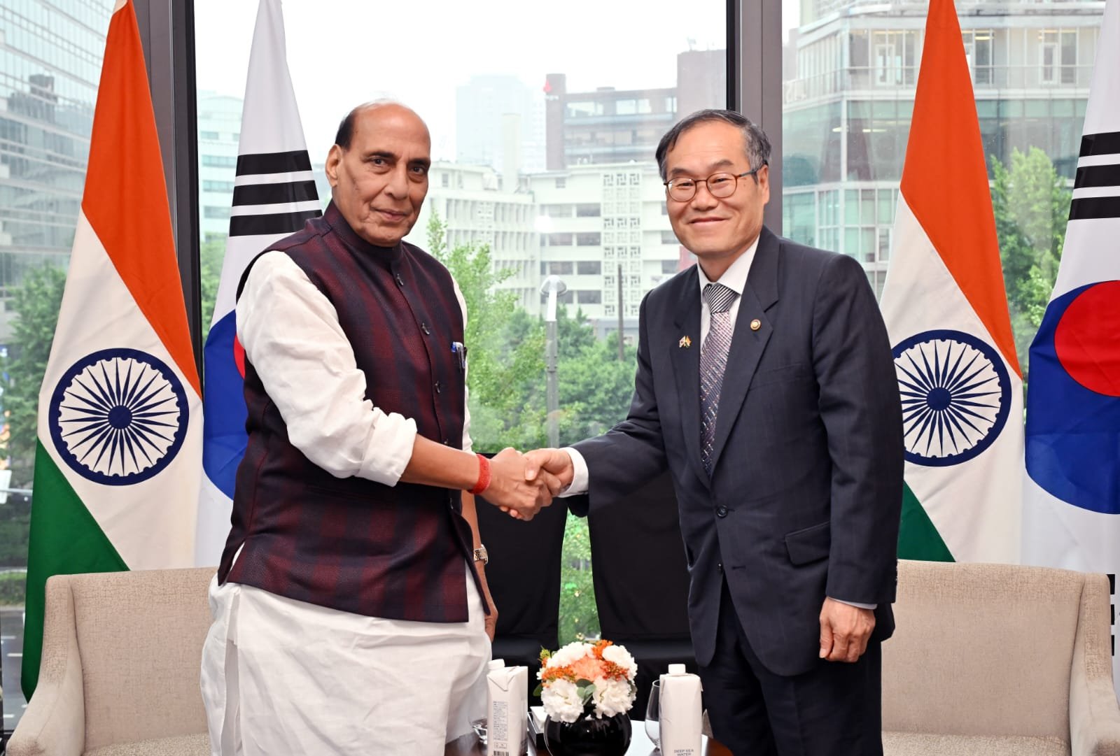 Raksha Mantri holds bilateral talks with Minister of National Defence, Republic of Korea in Seoul