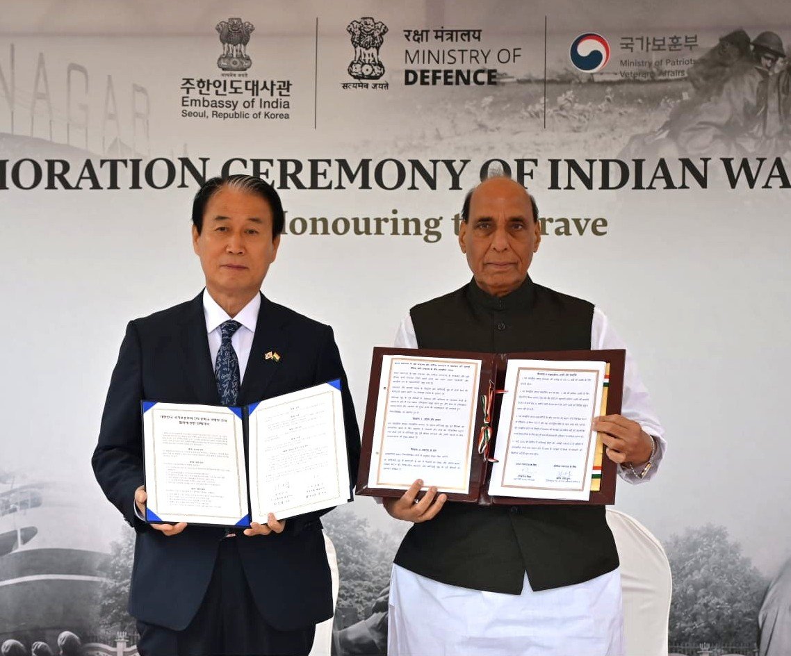 Raksha Mantri and Minister of Patriots & Veterans Affairs, Republic of Korea inaugurate Indian War Memorial in Seoul