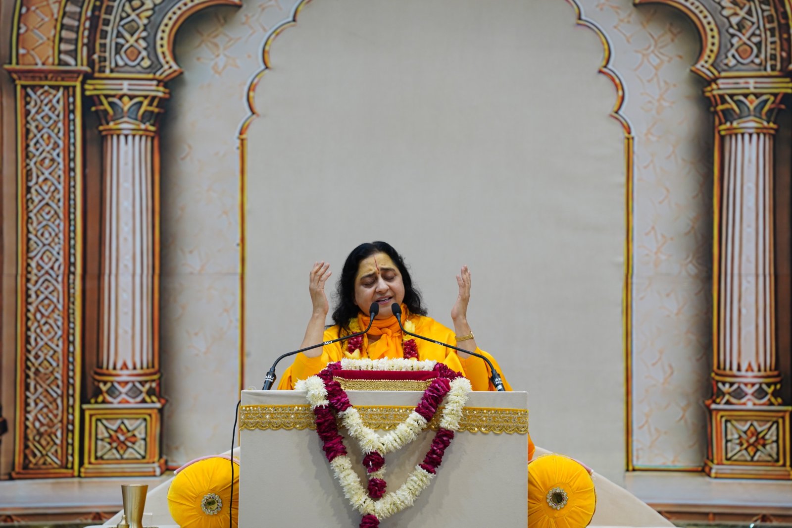 बुद्धि में श्रेष्ठ ज्ञान भरना ही जीवन को परम लक्ष्य की ओर अग्रसर करता है: रासेश्वरी देवी जी