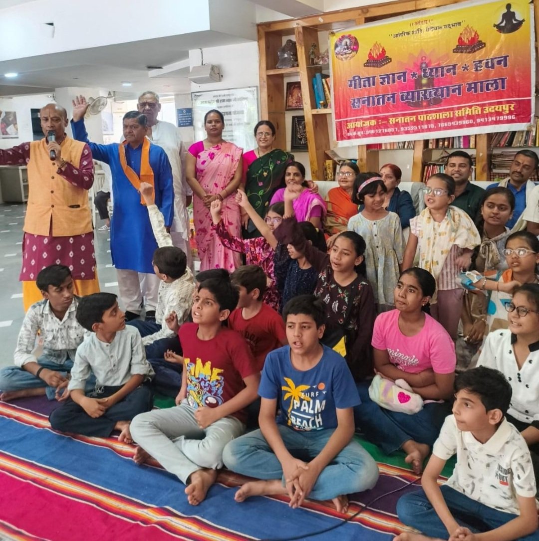 वृद्धाश्रम में हुई सेवा और संस्कार की पाठशाला