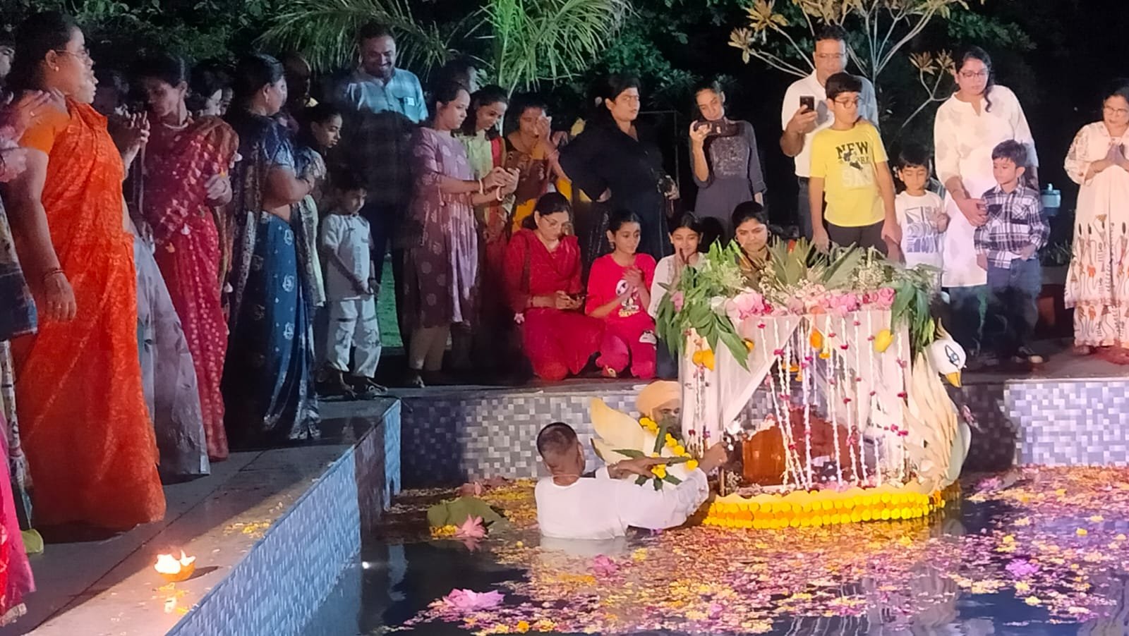इस्कॉन नौका विहार उत्सव में धूम रही