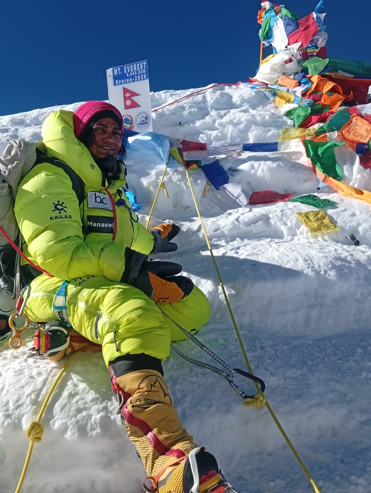 Udaipur Mountaineer Manasvi Agrawal Makes History by Hoisting Indian Flag on Mount Everest