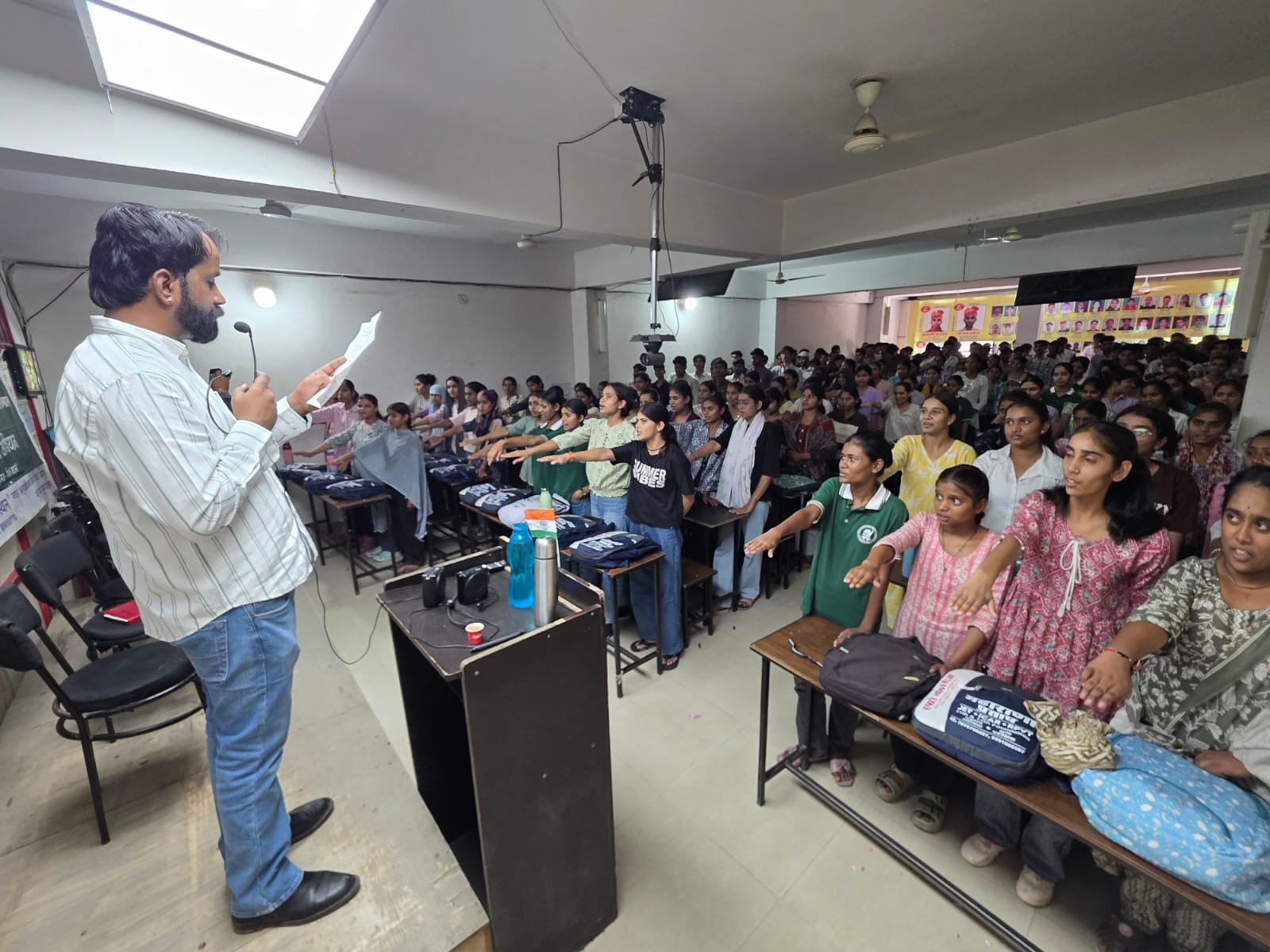 युवाओं को नशे से बचाने आगे आया समाज, शिक्षण संस्थानों के बाहर खिंचेगी “लक्ष्मण रेखा”