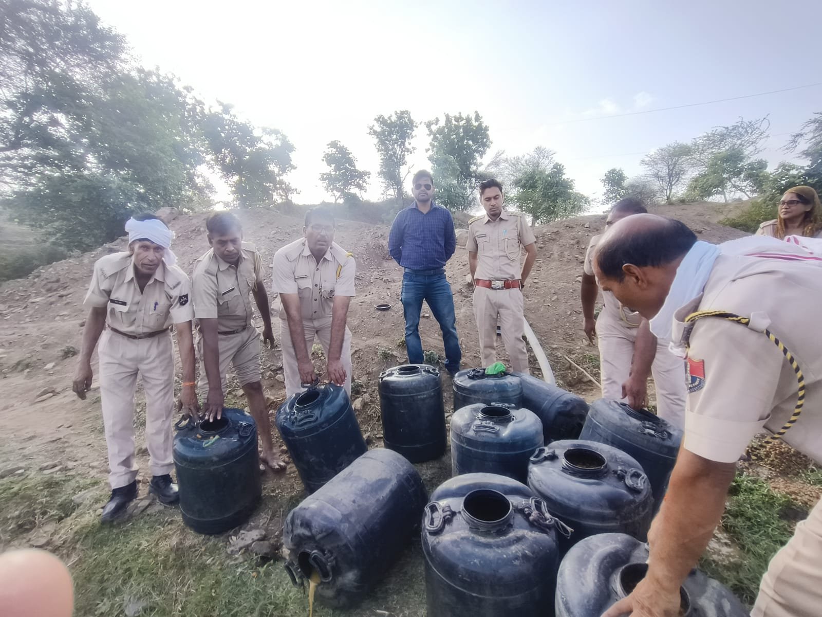 अवैध मदिरा के विरूद्ध कार्रवाई जारी