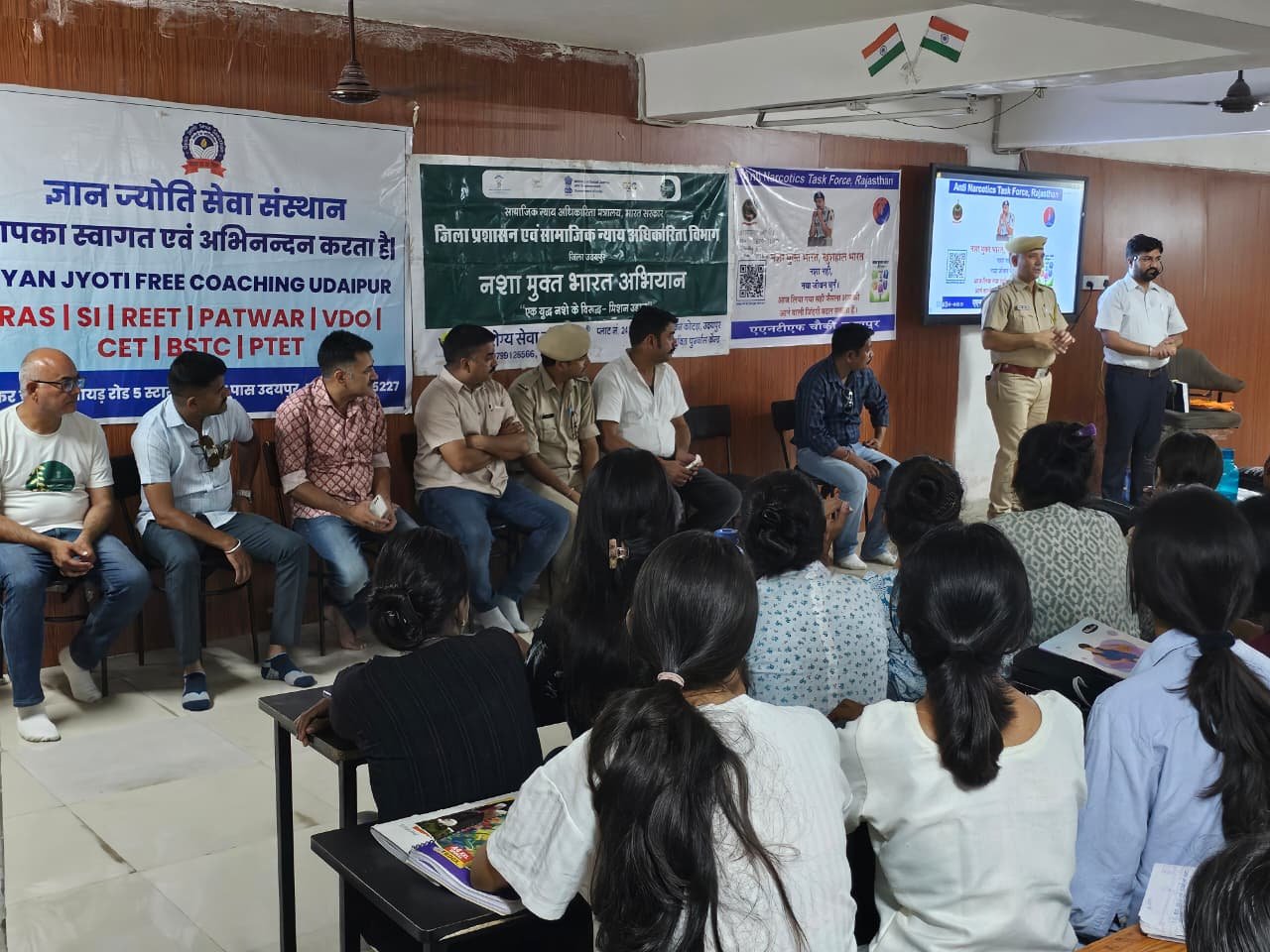 ‘लक्ष्मण रेखा अभियान’ बना जनआंदोलनः 300 लोगों ने ली नशामुक्त जीवन की शपथ