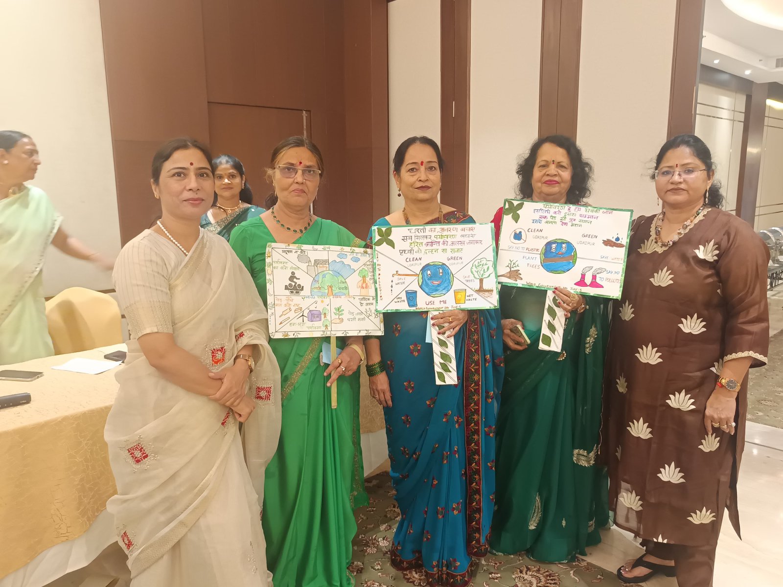 Oswal Bada Sajan Mahila Shakti Spreads Message of Environmental Conservation, Distributes Plants and Jute Bags