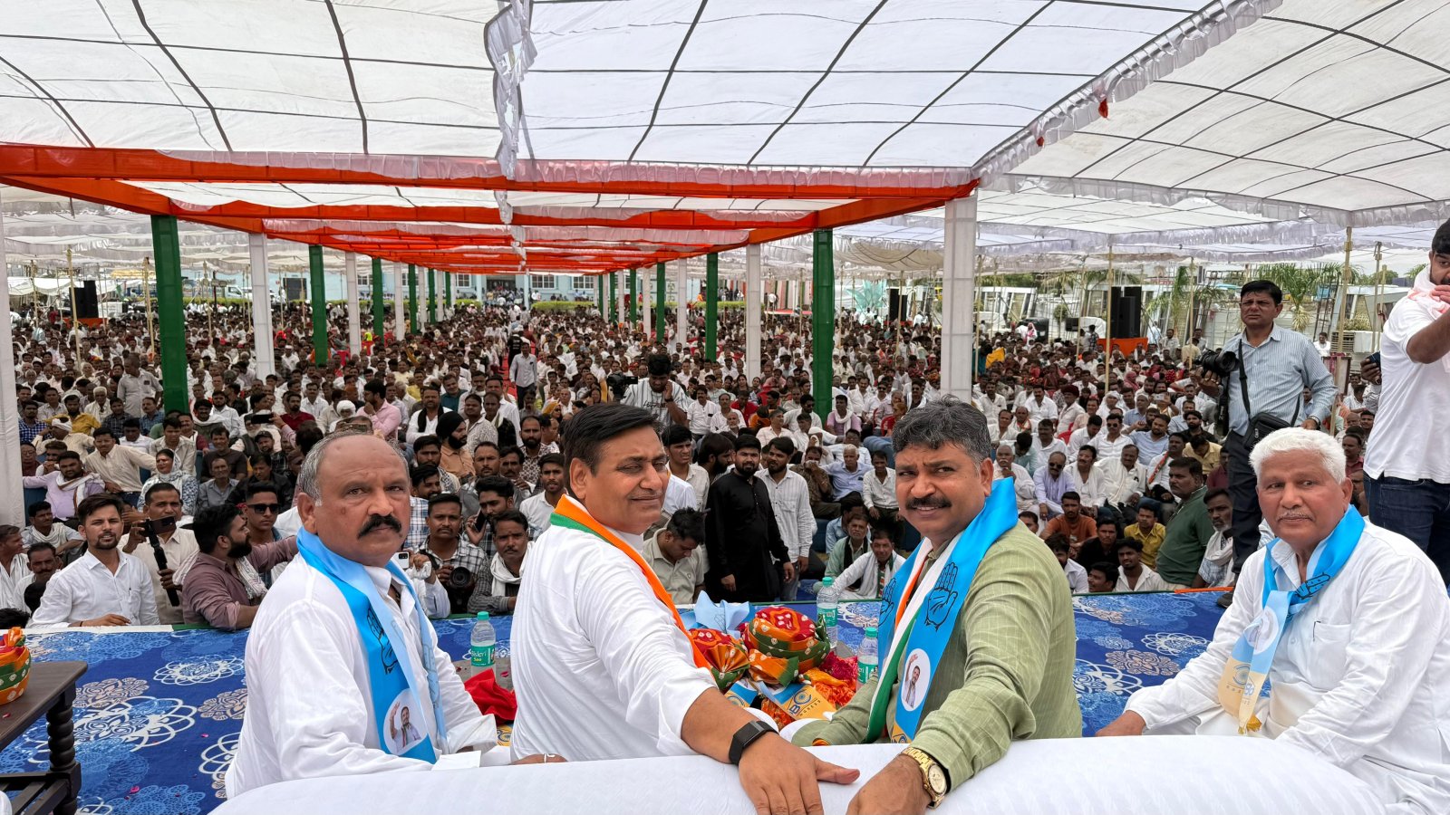 ओबीसी अधिवेशन में उमड़ा जनसैलाब, कांग्रेस नेताओं ने केंद्र और राज्य सरकार पर साधा निशाना