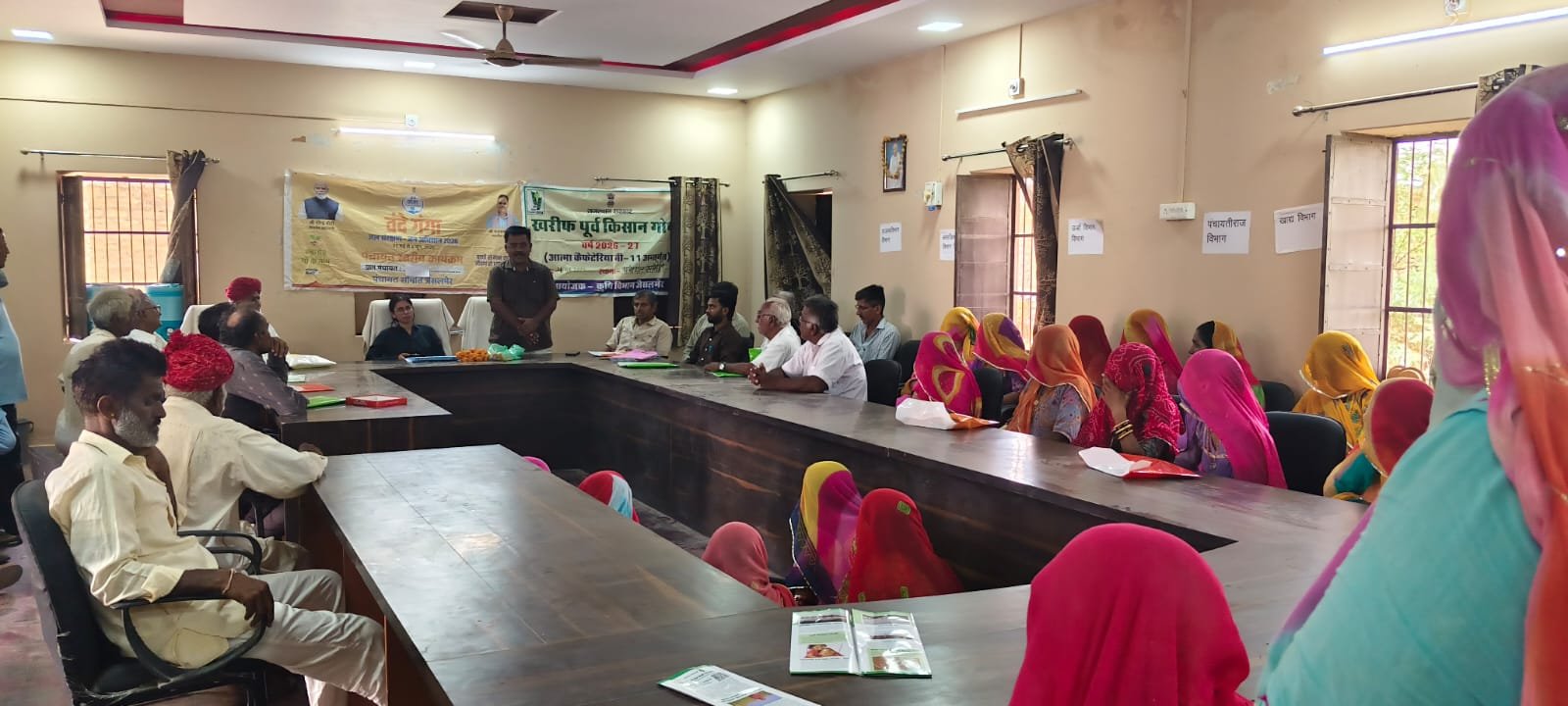 जल संरक्षण और उन्नत खेती का संदेश लेकर गांव-गांव पहुंच रहा वंदे गंगा अभियान