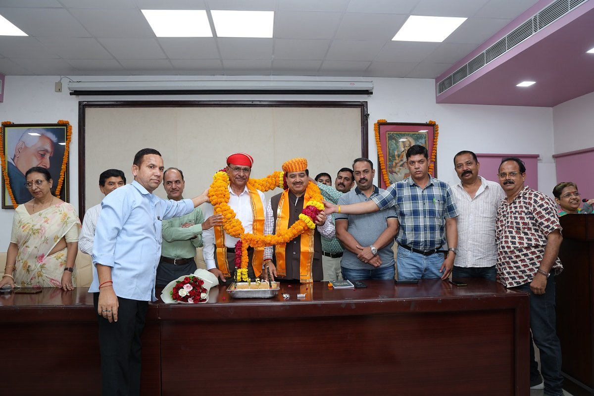 कुलपति प्रो. एस.एस. सारंगदेवोत का किया सम्मान