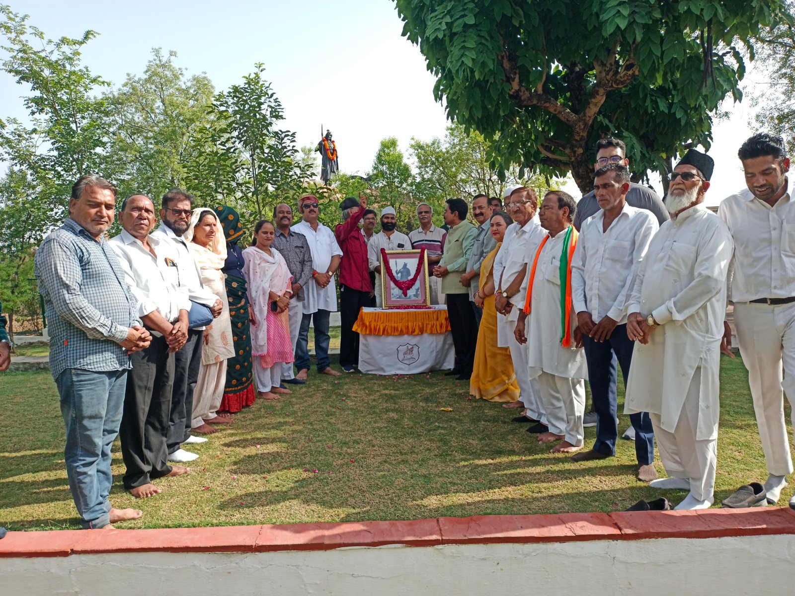 हकीम खां सूर प्रांगण में साहित्यिक संगोष्ठी का भव्य आयोजन