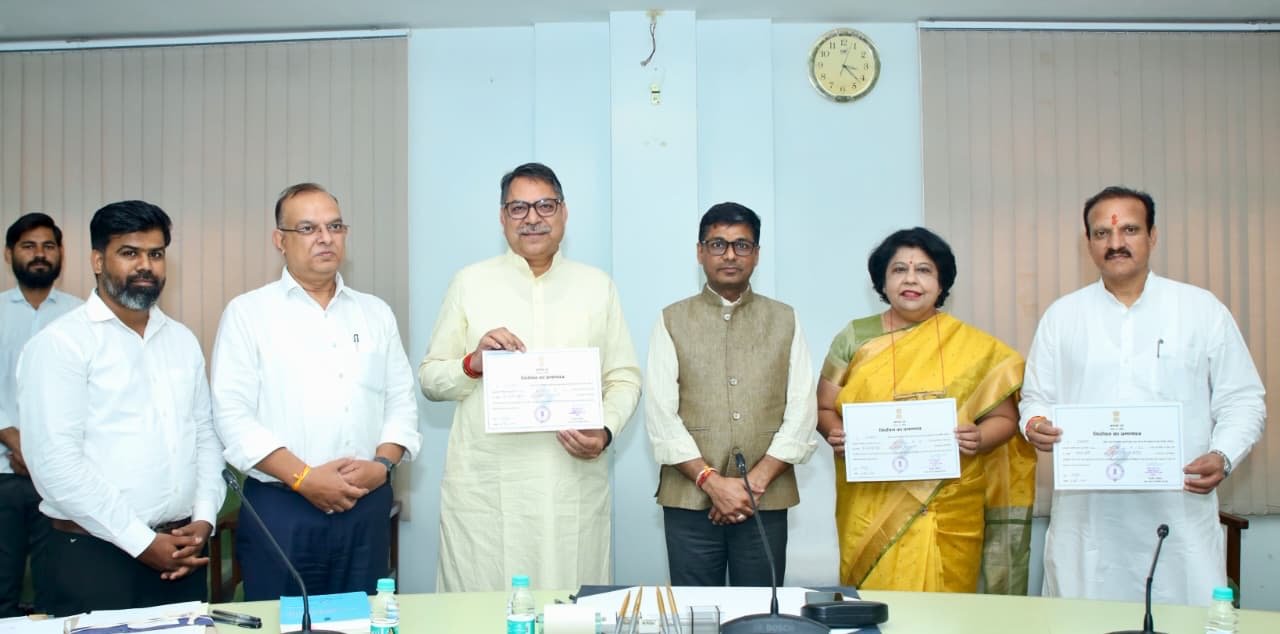 भारतीय जनता पार्टी के डॉ. अलका सिंह और डॉ. सतीश पूनिया और इण्डियन नेशनल कांग्रेस के नीरज डांगी निर्वाचित घोषित