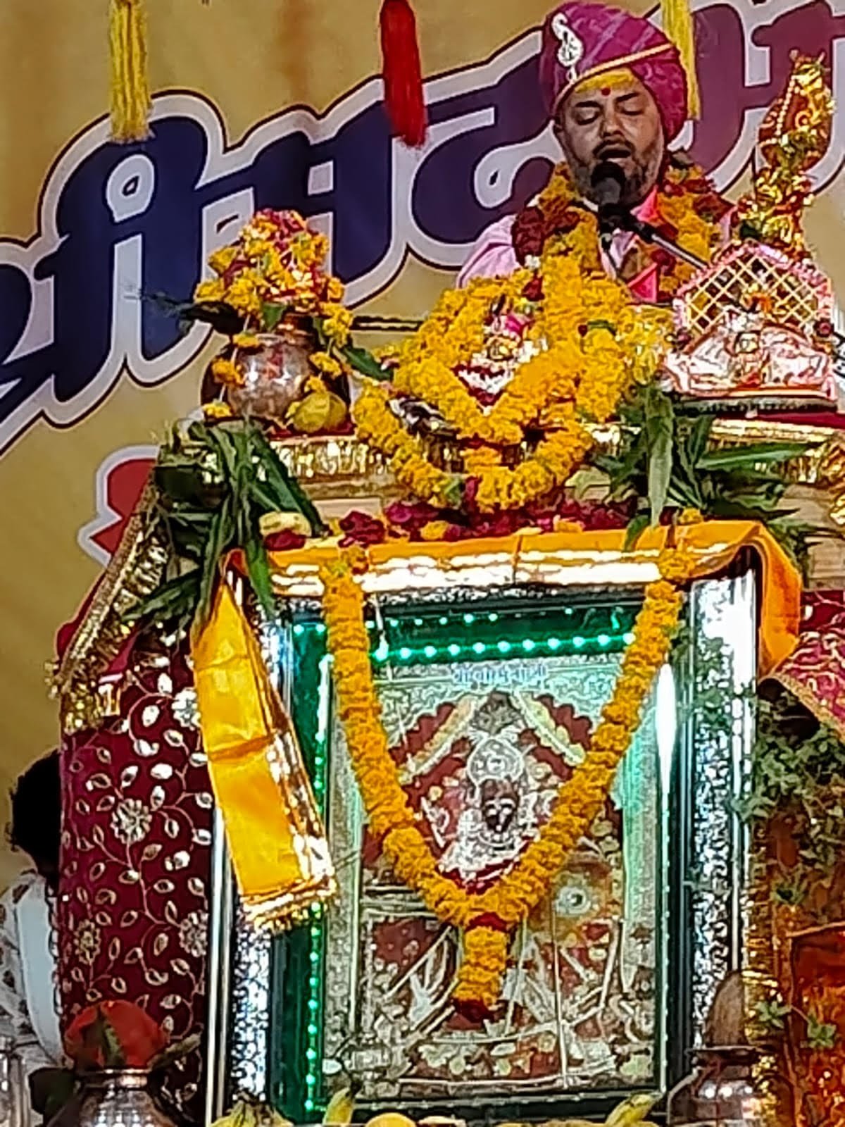 श्रीकृष्ण की बाल लीलाओं के अमृत रस में डूबे श्रद्धालु, मटकी फोड़ महोत्सव और नौकाविहार झांकी ने बांधा समां