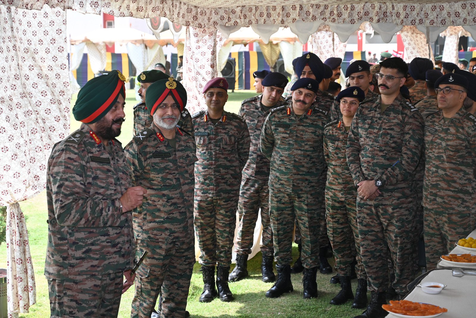 आर्मी कमांडर, सप्त शक्ति कमांड द्वारा सप्त शक्ति कमांड के विभिन्न सैन्य स्टेशनों का दौरा