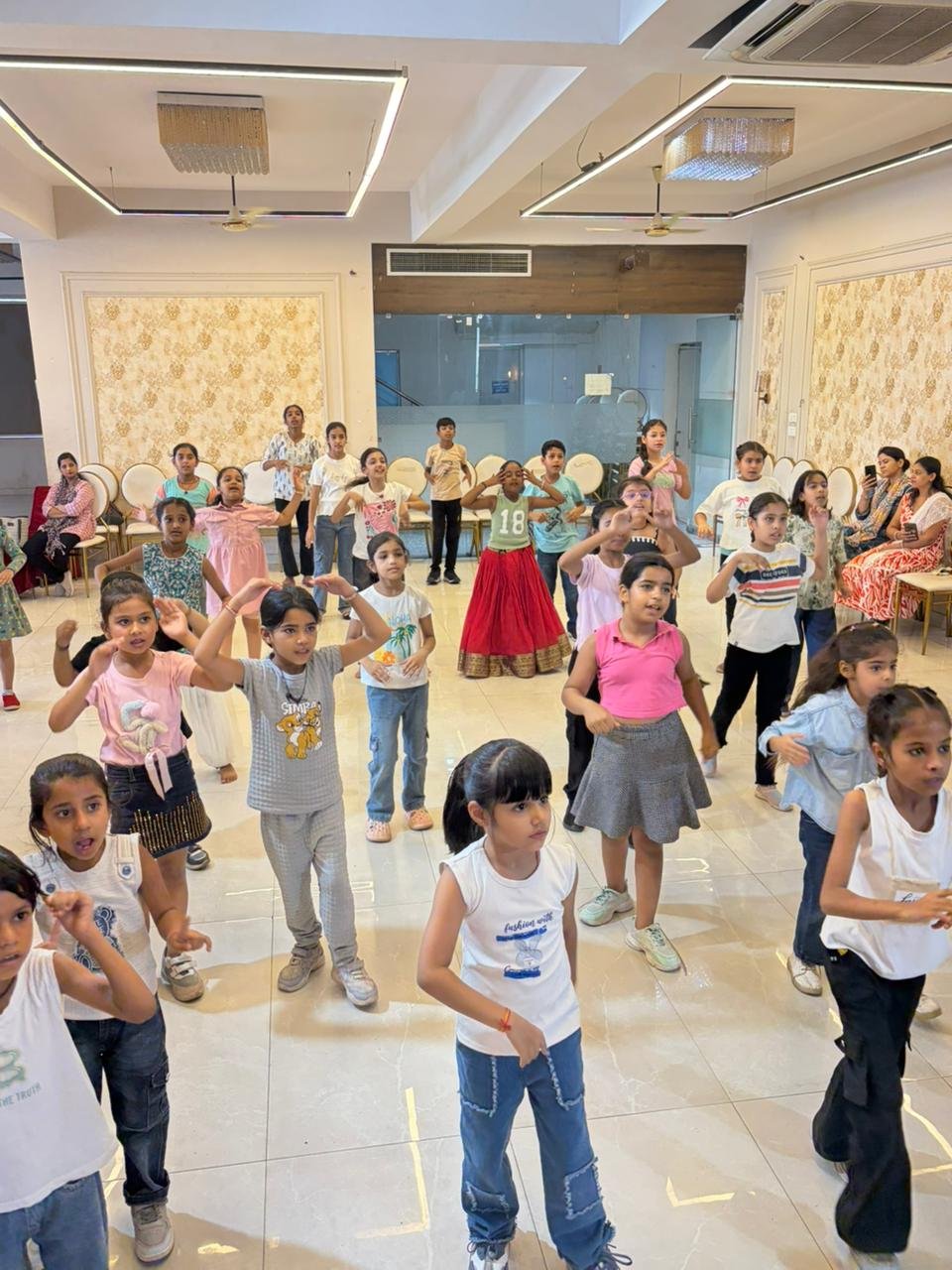 Udaipur Dances to the Rhythm of BollyHop; Youth Show Tremendous Enthusiasm