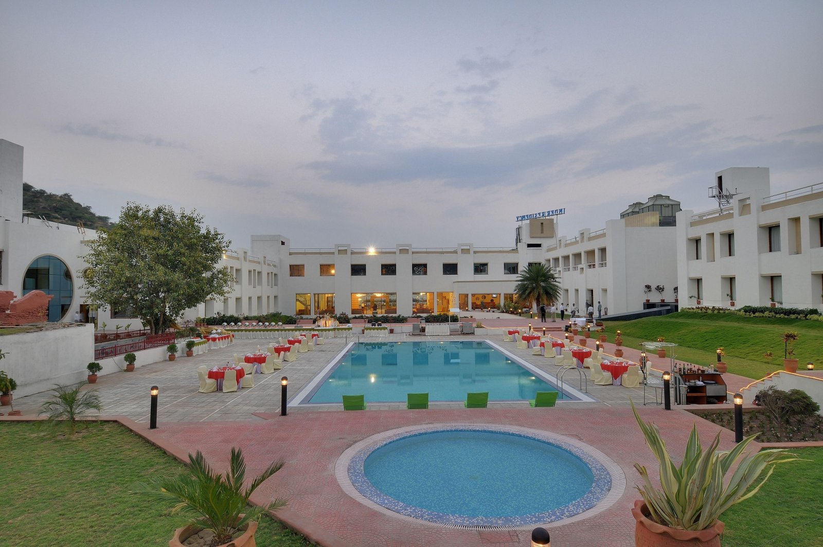 इंदर रेजिडेंसी रिजॉर्ट का शैलेट होटल्स ने किया अधिग्रहण, कवीश बिलौची ने निभाई अहम भूमिका