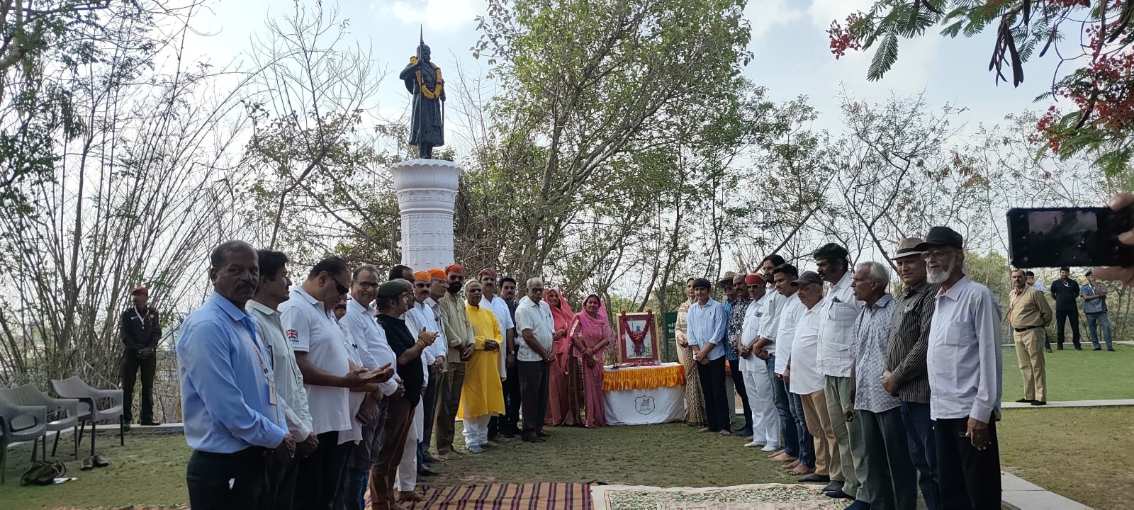 मोतीमगरी स्मारक पर अमर बलिदानी झाला मान सिंह मूर्ति स्थल व पार्क पर माल्यार्पण एवं साहित्यिक संगोष्ठी का आयोजन