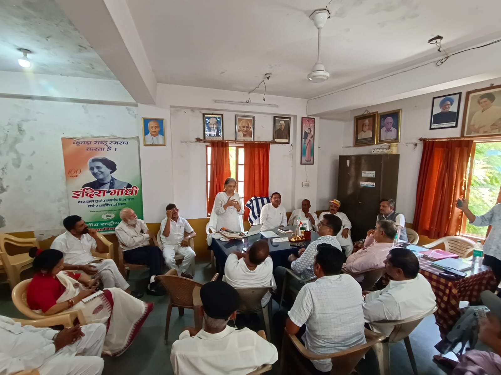 नेताओं एवं पदाधिकारियों को ग्राम चौपाल लगाकर आमजन की भावनाओं को समझना पड़ेगा - मीनाक्षी सेठी जैदी