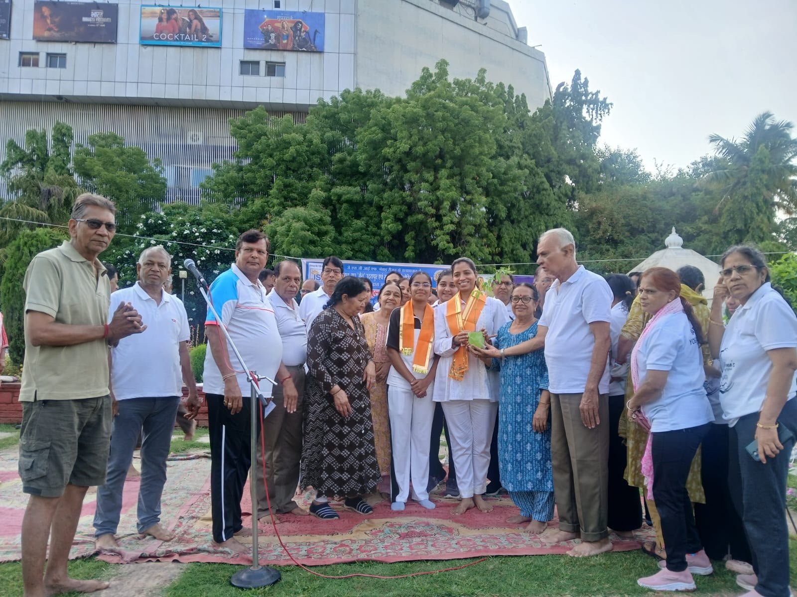 सुखाड़िया मेमोरियल पार्क में 11वाँ निःशुल्क योग शिविर सफलतापूर्वक आयोजित
