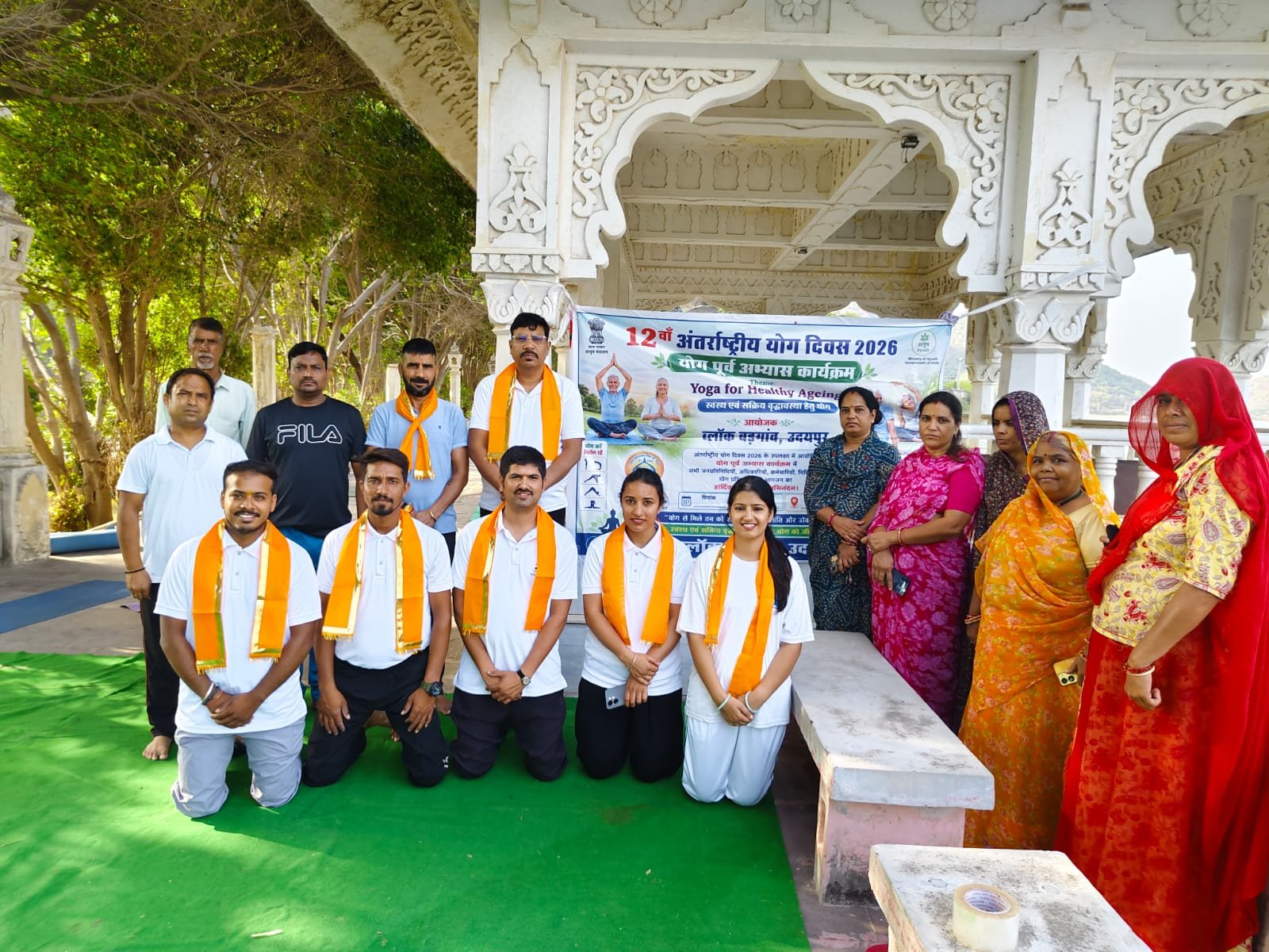 बड़गांव ब्लॉक में बड़ी की पाल पर हुआ योग पूर्वाभ्यास, ग्रामीणों ने उत्साहपूर्वक लिया भाग