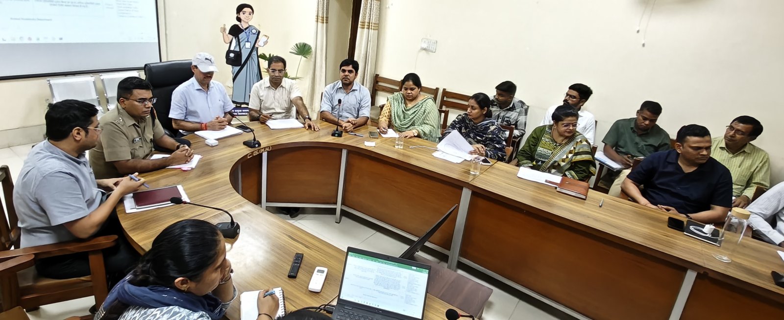 फ्लैगशिप योजनाओं और बजट घोषणाओं का प्रभावी क्रियान्वयन सुनिश्चित करें अधिकारी