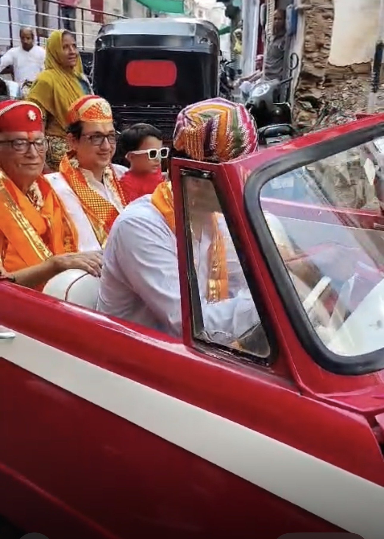 जब राजवंश ने पण्डित जी के सम्मान में भेजीं विंटेज कार …!!