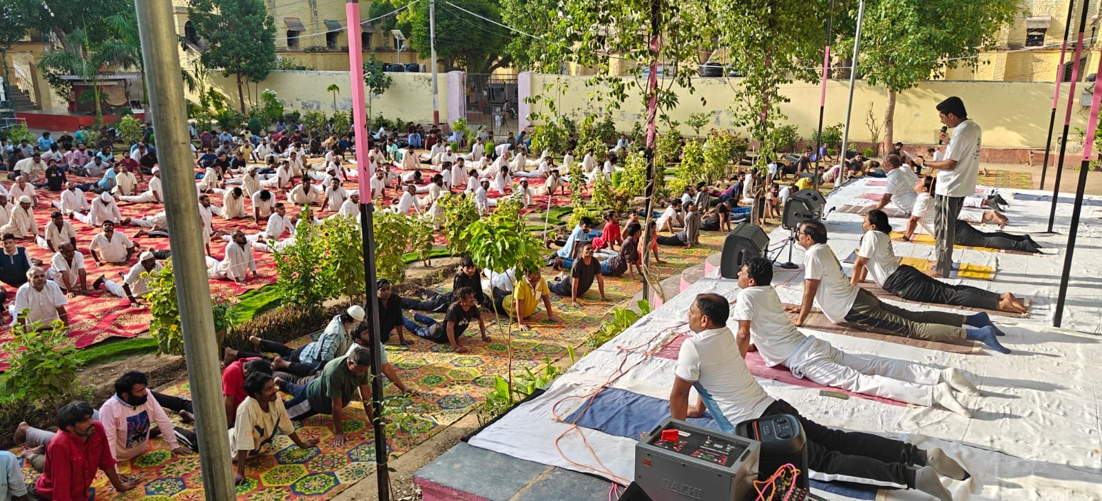 केन्द्रीय कारागृह में 1100 बंदियों और जेल स्टाफ ने किया योग