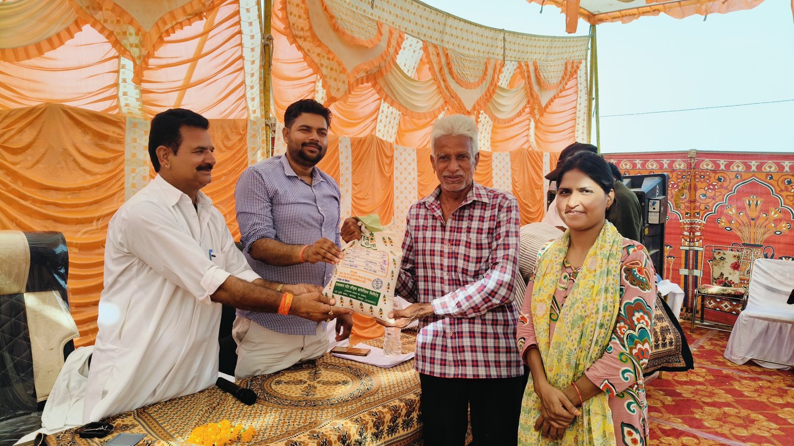 बीज मिनीकिट और गोवर्धन योजना का मिला दोहरा लाभ, किसान खेताराम ने रची आत्मनिर्भरता की नई कहानी