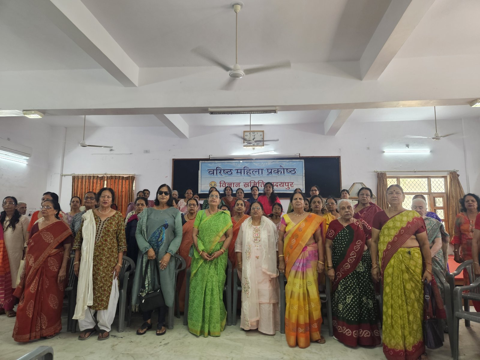 विज्ञान समिति वरिष्ठ महिला प्रकोष्ठ की मासिक बैठक में सभी का हुआ दंत परीक्षण 